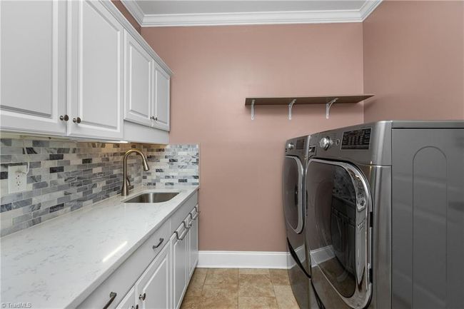 Laundry Room | Image 30