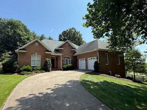 201 Oak Ridge Dr, Staunton, VA, 24401 | Card Image