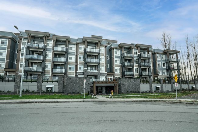 302 - 45562 Airport Road, Condo with 1 bedrooms, 1 bathrooms and 1 parking in Chilliwack BC | Image 2