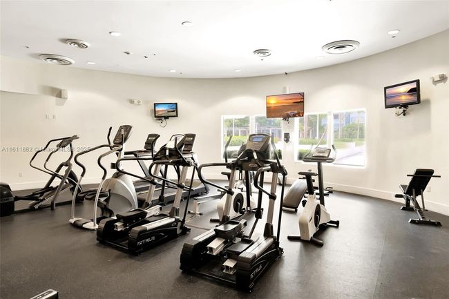 APT-16F - 5600 Collins Ave, Condo with 2 bedrooms, 2 bathrooms and null parking in Miami Beach FL | Image 31