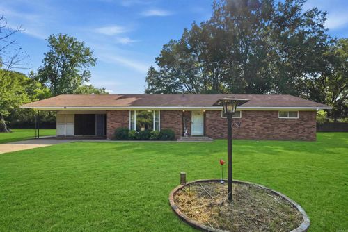 1226 N Gum St, Conway, AR, 72032-4703 | Card Image