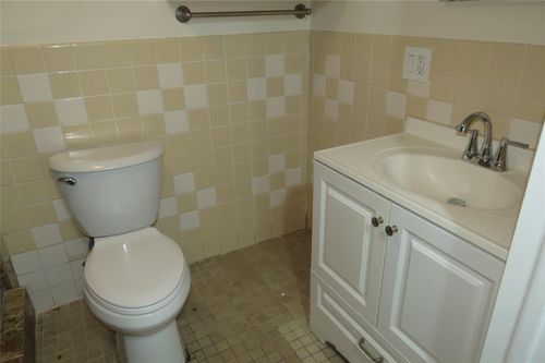 18 Palace Pl, Port Chester, NY, 10573-4114 | Card Image