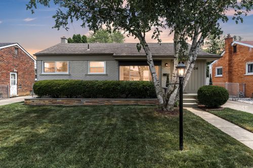 1026 Cardwell St, Garden City, MI, 48135-4102 | Card Image
