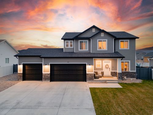 834 S 300 W, Vernal, UT, 84078-4334 | Card Image