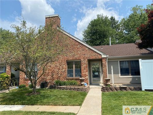 340-340 Wycoff Way W, East Brunswick, NJ, 08816-5657 | Card Image