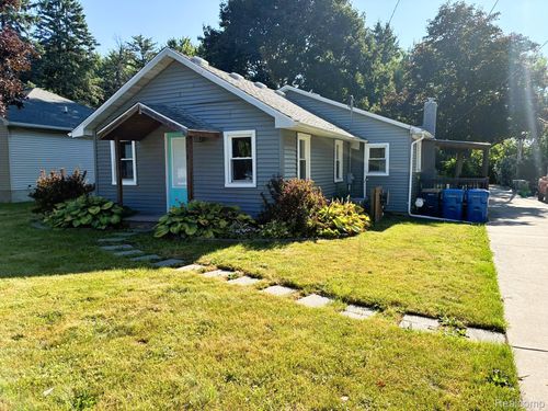 1858 Birchcrest Rd, Waterford, MI, 48328-1600 | Card Image