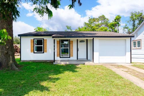218 Evans St, Angleton, TX, 77515-5012 | Card Image