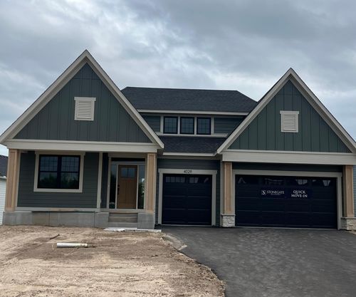4029 Arbor Dr, Woodbury, MN, 55129-7582 | Card Image