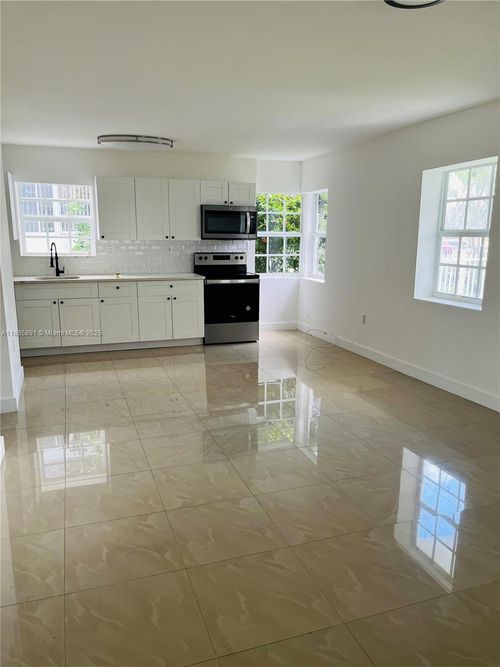 apt-3-1935 Marseille Dr, Miami, FL, 33141-3570 | Card Image