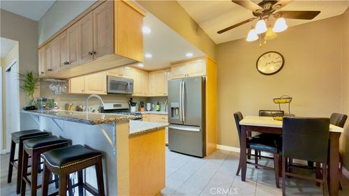 10943 Laurel Canyon Blvd, San Fernando, CA, 91340-4400 | Card Image