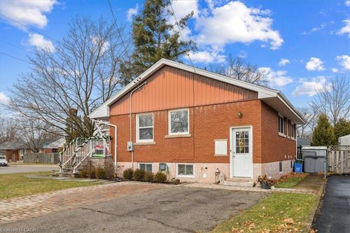 upper-9 Grenadier Drive, Hamilton, ON, L8T4C7 | Card Image