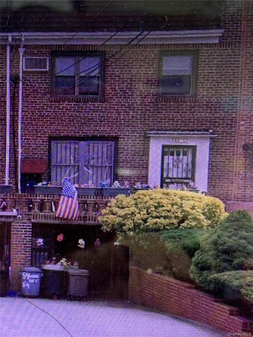 10252 63rd Ave, Forest Hills, NY, 11375-1046 | Card Image