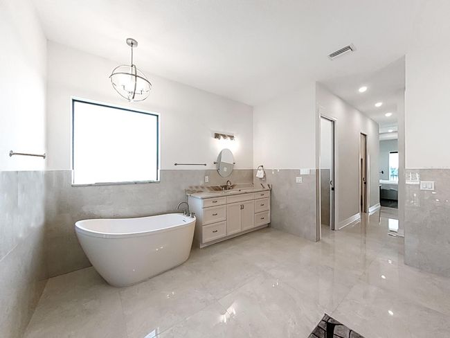 Primary Bath | Image 30