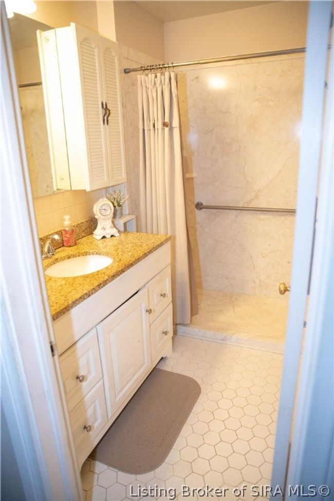 524 W Water St, Home with 3 bedrooms, 3 bathrooms and null parking in Paoli IN | Image 37