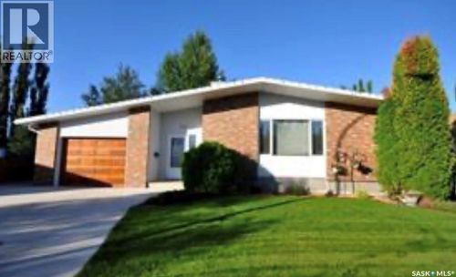 302 Bentham Cres, Saskatoon, SK, S7N3V4 | Card Image