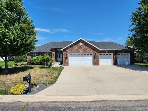 1808 Creekside Dr Ne, Owatonna, MN, 55060-3973 | Card Image