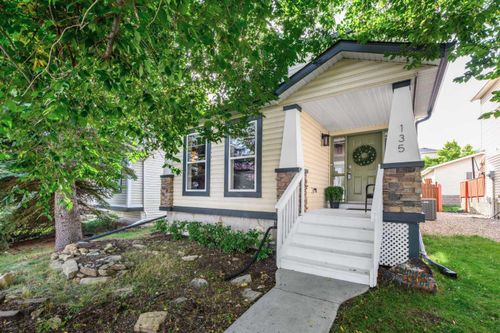 135 Country Hills Dr Nw, Calgary, AB, T3K4X2 | Card Image