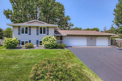 8173 Kyle Ave N, Brooklyn Park, MN, 55443-2522 | Card Image