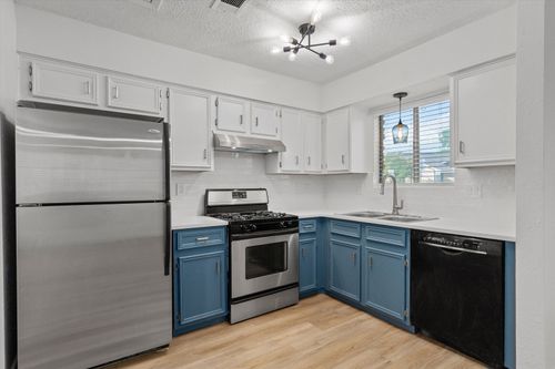 b-5700 Cherry Park, Austin, TX, 78745-3823 | Card Image
