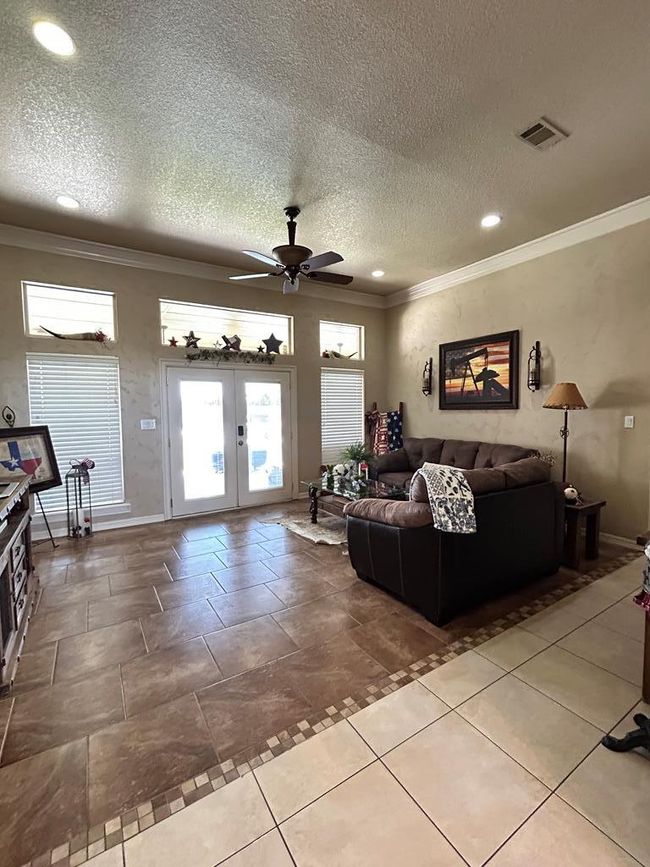 390 Hackberry Dr, House other with 5 bedrooms, 5 bathrooms and 3 parking in Andrews TX | Image 6