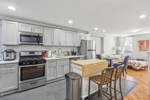1711 S 6th St, PHILADELPHIA, PA, 19148-1701 | Card Image