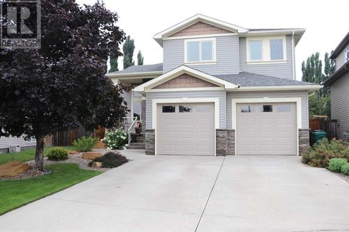 22 Riverview Cres W, Lethbridge, AB, T1K5E7 | Card Image
