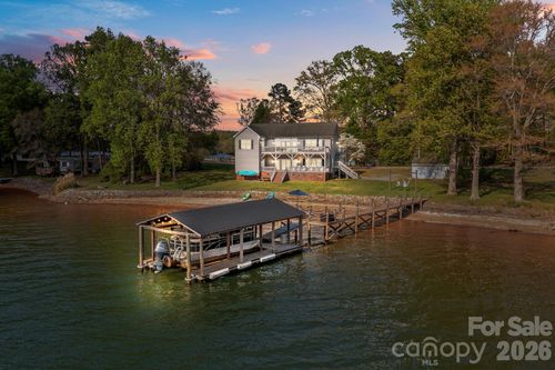 8927 Holdsclaw Rd, Terrell, NC, 28682-9754 | Card Image