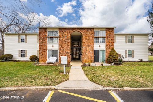 82 Seattle Ct, Freehold, NJ, 07728-3610 | Card Image