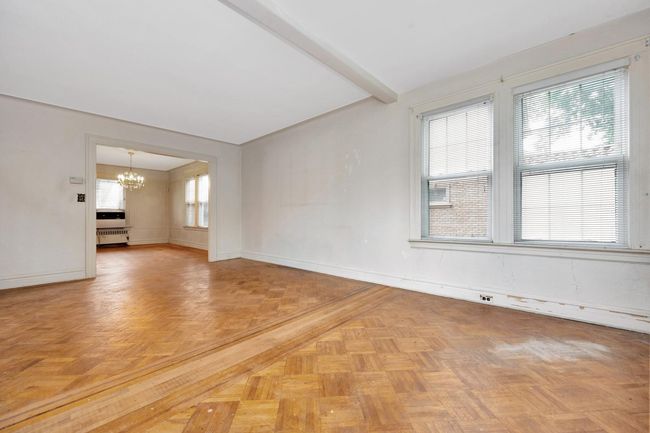 88 79 Th Ave, House other with 3 bedrooms, 2 bathrooms and 1 parking in Glendale NY | Image 4