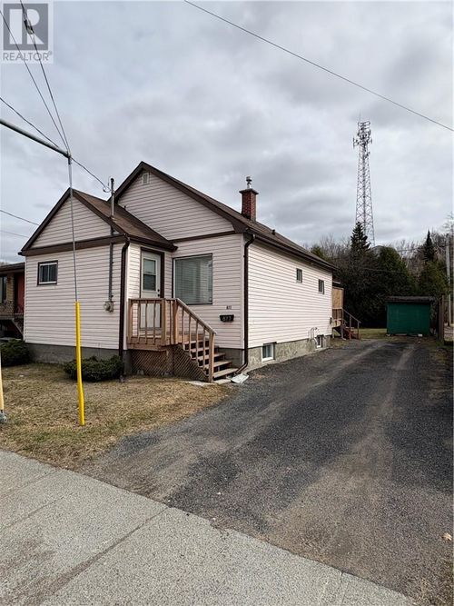 877 Martindale Rd, Sudbury, ON, P3E4H9 | Card Image