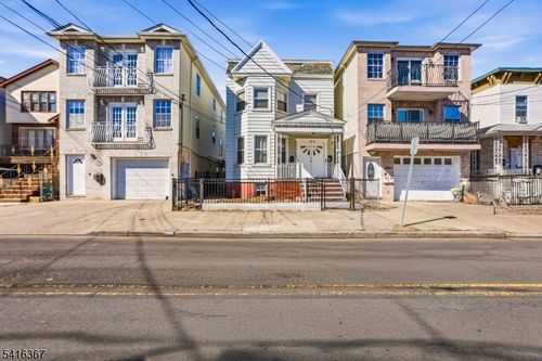 295 Old Bergen Rd, Jersey City, NJ, 07305-2715 | Card Image