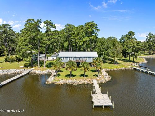 1035 Old Pamlico Beach Rd W, Belhaven, NC, 27810-9403 | Card Image