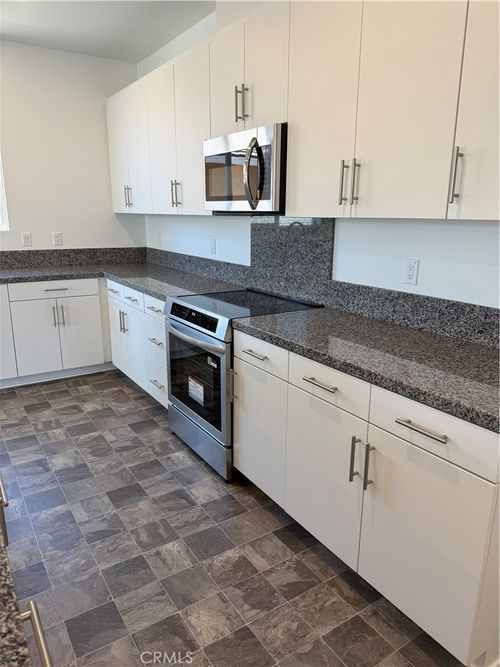 16681 Wyndham, Fontana, CA, 92336 | Card Image