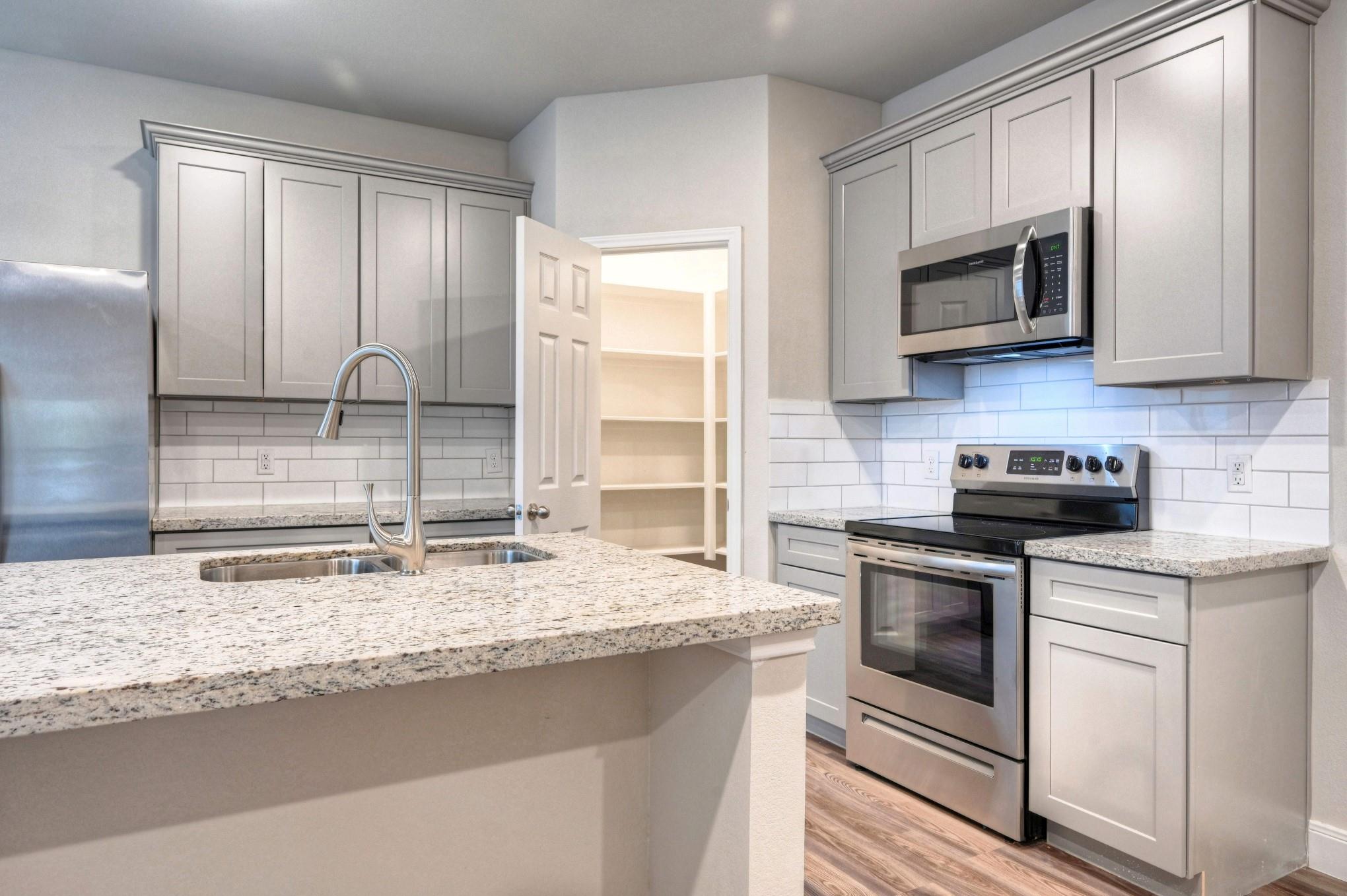 Residential Lease in Willis 5