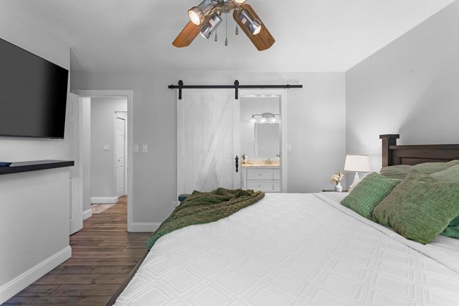20147 Hampton St, House other with 3 bedrooms, 2 bathrooms and 5 parking in Maple Ridge BC | Image 13