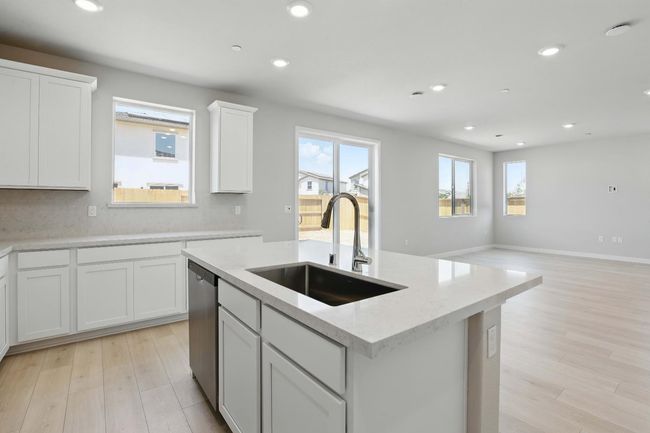 3089 Astronomer Way, House other with 5 bedrooms, 3 bathrooms and null parking in Roseville CA | Image 4