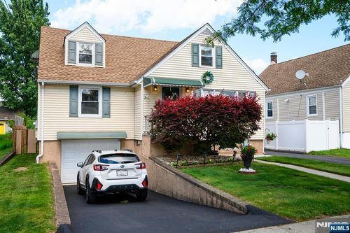 39 Lawrence Ave, Lodi, NJ, 07644-3208 | Card Image