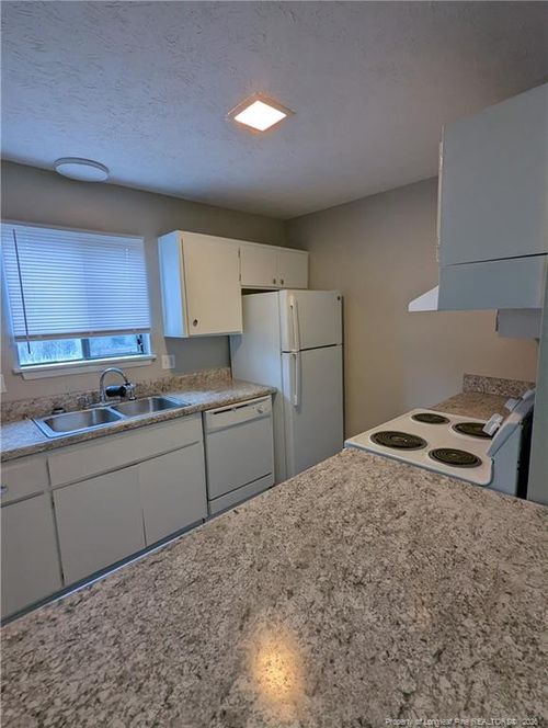 833 Applewood Ln, Fayetteville, NC, 28303-5603 | Card Image