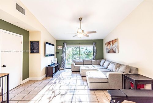 895 Sw 120th Way, Davie, FL, 33325-3888 | Card Image