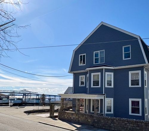 154 Barnaby St, Fall River, MA, 02720-3570 | Card Image