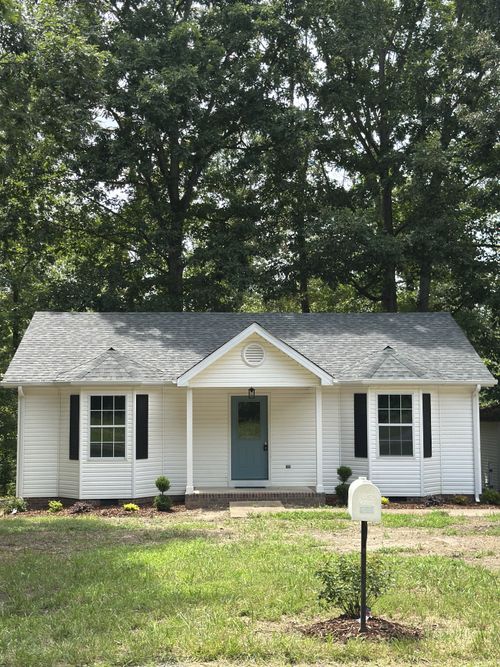 112 Bavaria St, Hohenwald, TN, 38462-2066 | Card Image