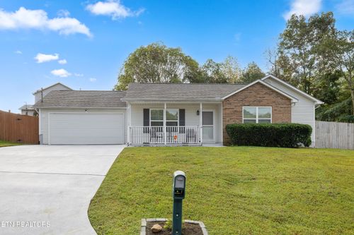 8212 Oak Terrace Ln, Powell, TN, 37849-3628 | Card Image