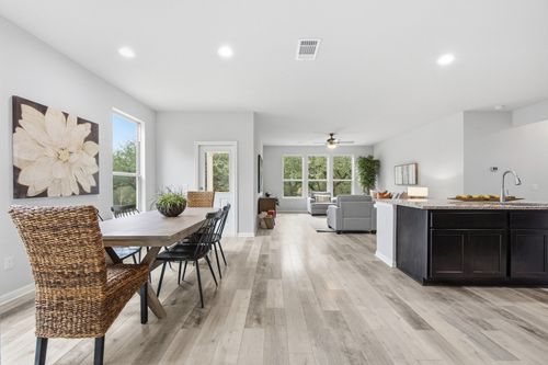 40-2211 Limestone Lake Dr, Georgetown, TX, 78633-2175 | Card Image