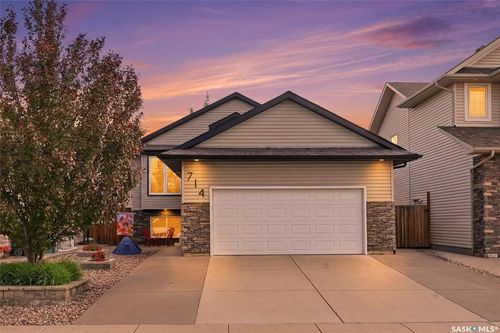 714 Lynd Cres, Saskatoon, SK, S7T0C6 | Card Image