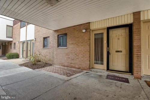 306 Centre Ave, NORRISTOWN, PA, 19403-3221 | Card Image