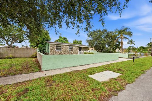 6404 Oak Street, Hollywood, FL, 33024 | Card Image