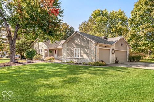 102 Maplewood Dr, Noblesville, IN, 46062-9153 | Card Image