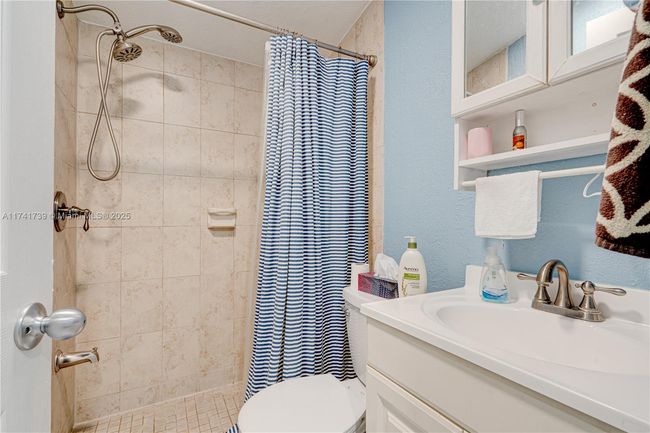 65821 Overseas Hwy, House other with 2 bedrooms, 1 bathrooms and null parking in Long Key FL | Image 25