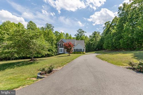 425 Gentle Breeze Cir, FREDERICKSBURG, VA, 22406-5051 | Card Image