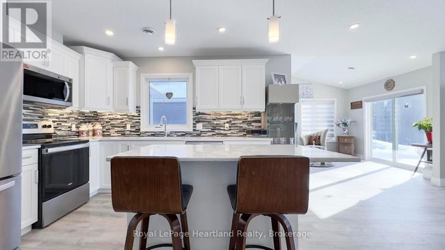 273 Lake Breeze Dr, House other with 2 bedrooms, 2 bathrooms and 3 parking in Goderich ON | Image 9